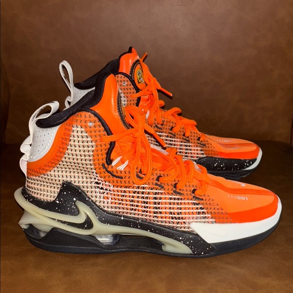 Men’s Nike Basketball Sneakers - Picture 1 of 11